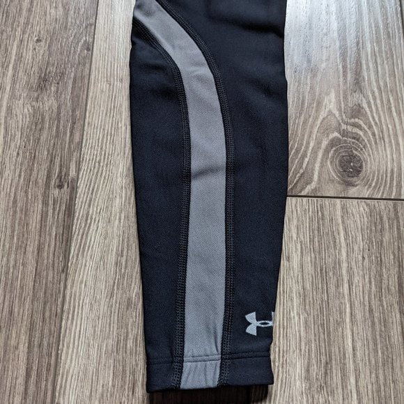 EUC Women (XS)- UNDER ARMOUR Coldgear Leggings - Picture 4 of 7